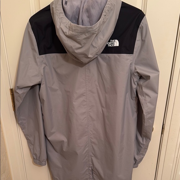 The North Face Gray and Black Jacket - Picture 7 of 7